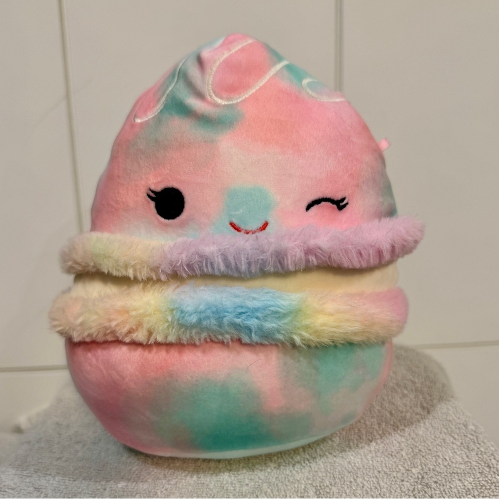 Squishmallows Lizma the Macaron Plush Toy Food Squad Cuddly Rainbow Tie-dye